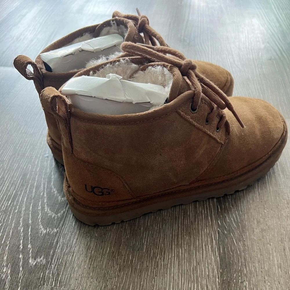 UGG Chestnut Neumel Lined Boots Kids‎ size 6